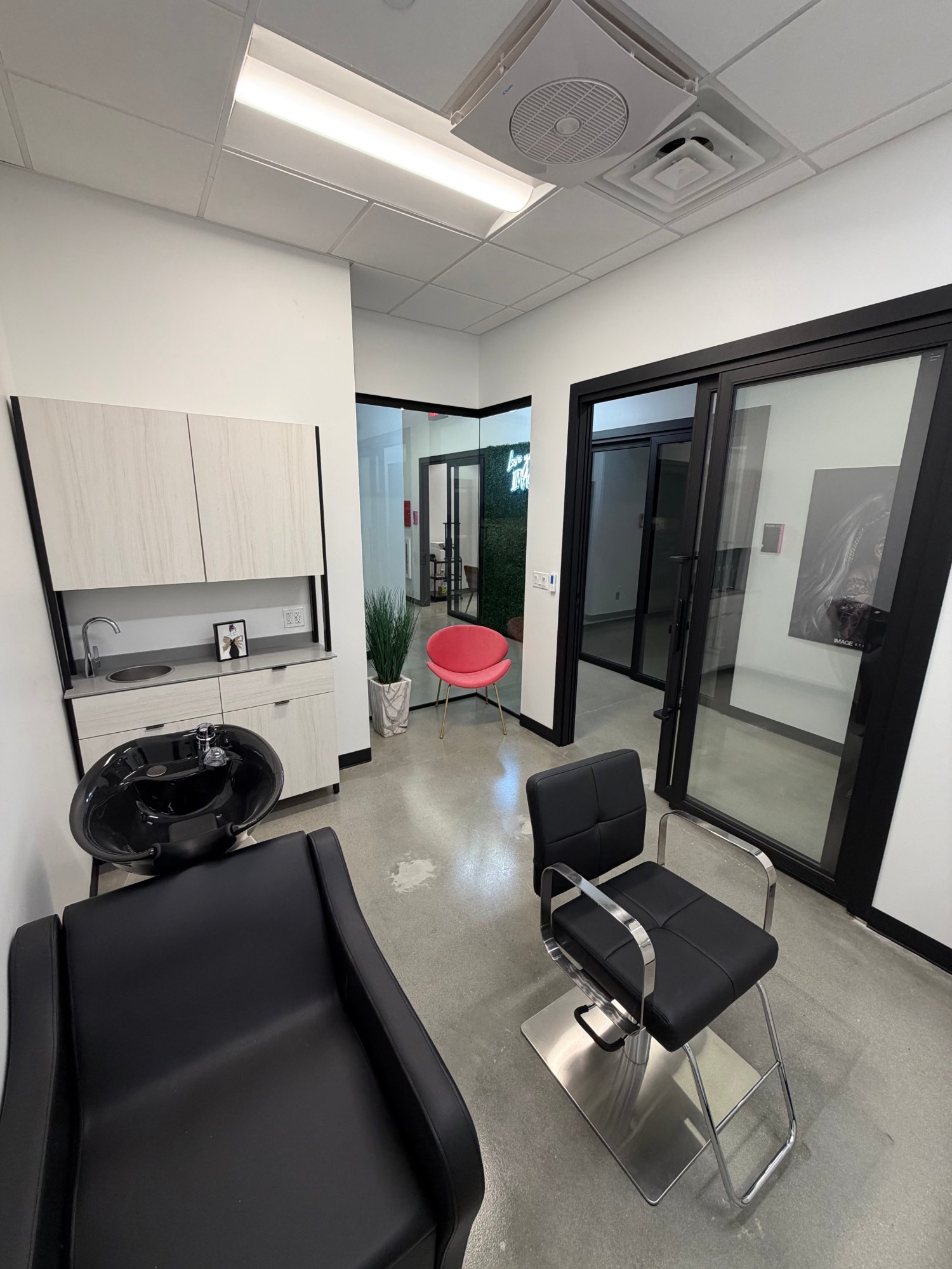 Suite 119, photo 3 of 5